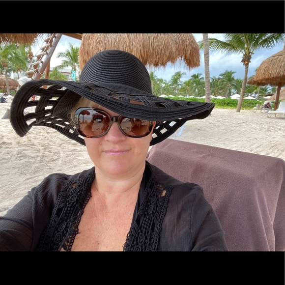 🛍👗👙👒👠👡🩴👚🧣 - Picture 4 of 4